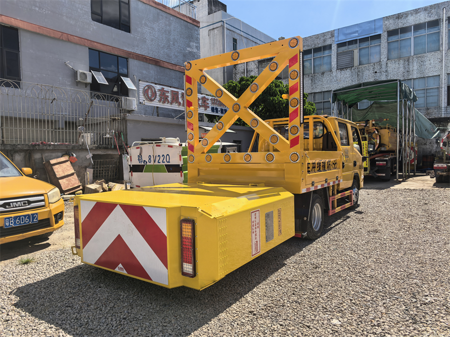 80K防撞缓冲车