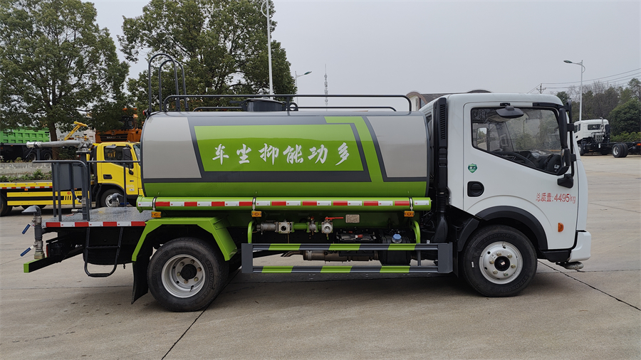 5立方洒水车-蓝牌